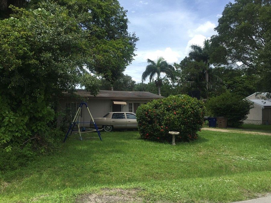 1st image of 328 New York Dr