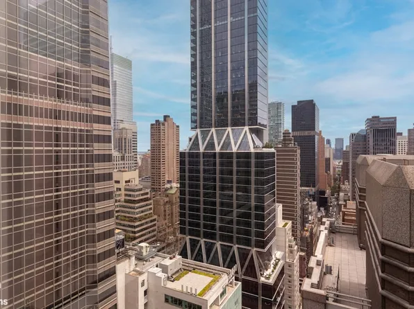 60 East 55th Street image 2 of 28
