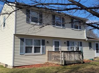 1194 Hook Rd, Farmington, NY 14425