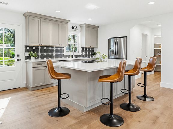 4th image of 8 Blythewood Rd