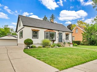 374 Woodbridge St, Des Plaines, IL 60016