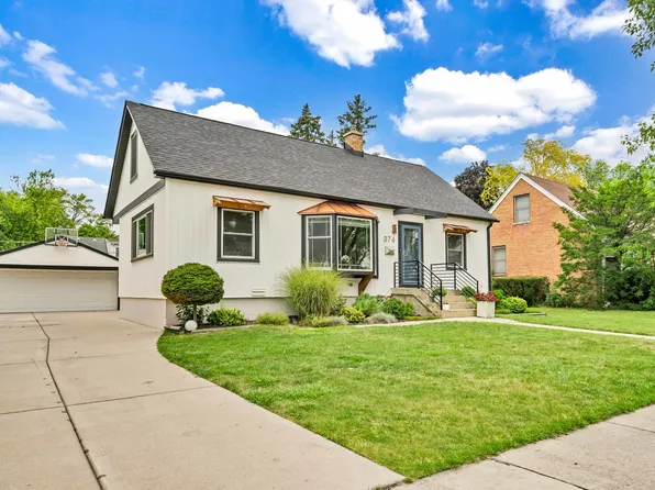 374 Woodbridge Rd, Des Plaines, IL 60016