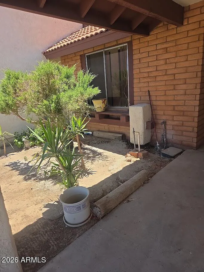 2 bed, 2.0 bath, 1256 sqft, $2,000 — Photo 2