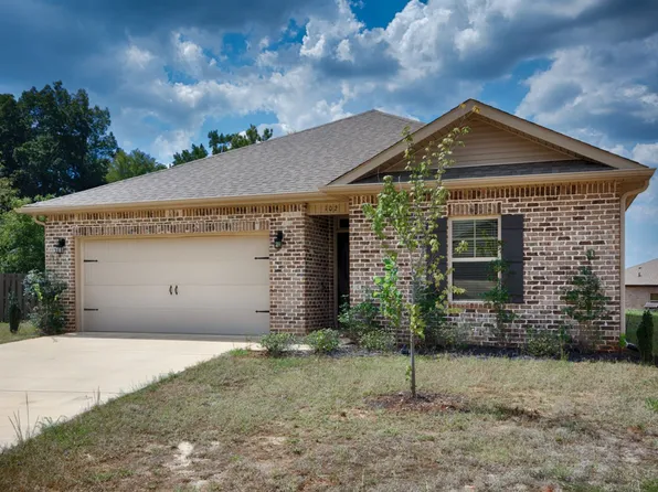 102 High Leaf Dr, Harvest, AL 35749