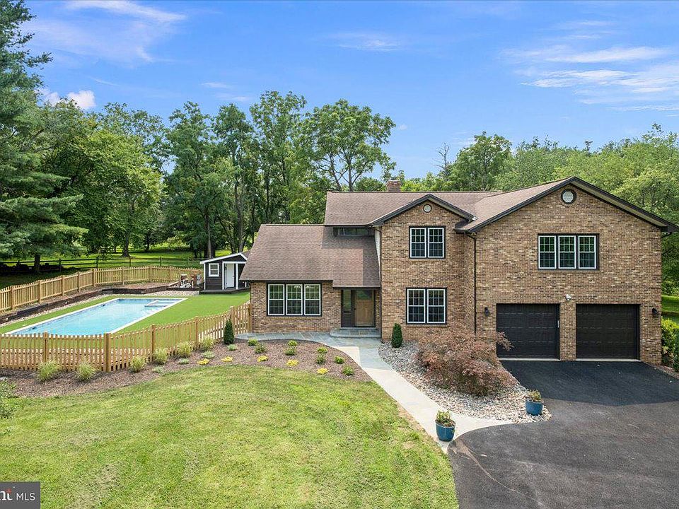 1st image of 353 Gallop Wood Pl