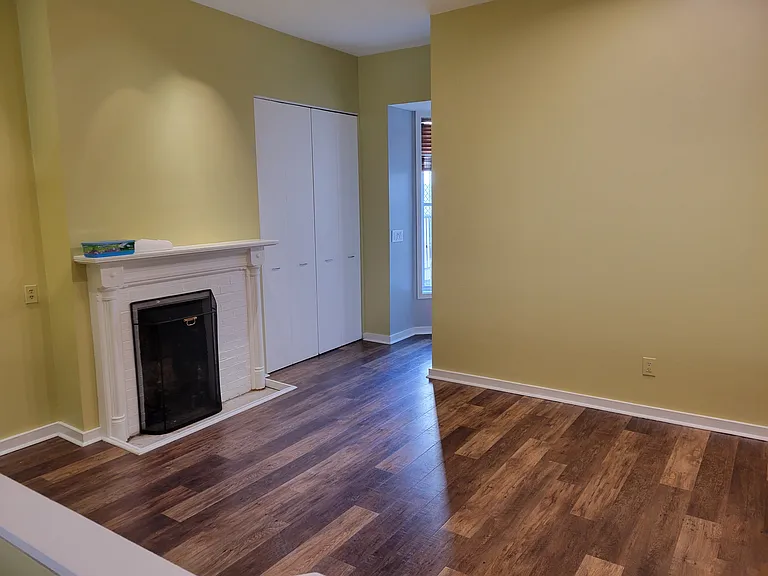 1215 John St #2 — Photo 3