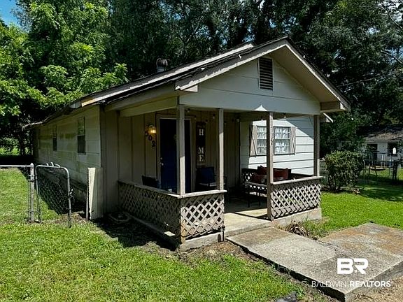 2nd image of 502 Forest St