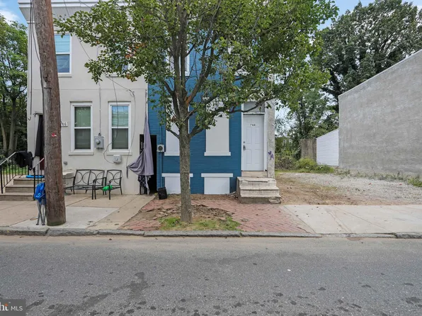 744 Ramona Gonzalez St, Camden, NJ 08103