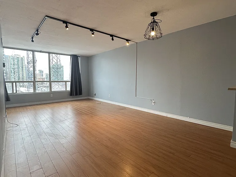 5765 Yonge St #910 — Photo 4
