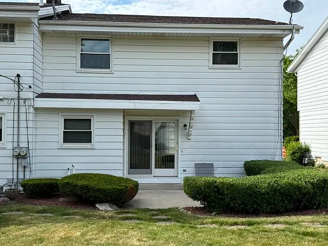 7759 W Beloit Rd — Photo 2