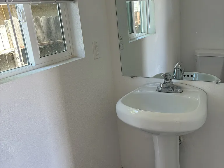 380 N 13th St #2 — Photo 2