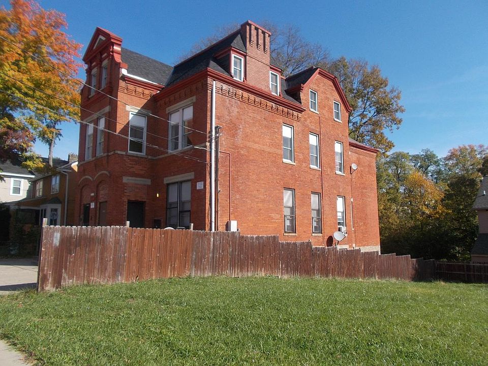 2nd image of 2232 Saint James Ave #254