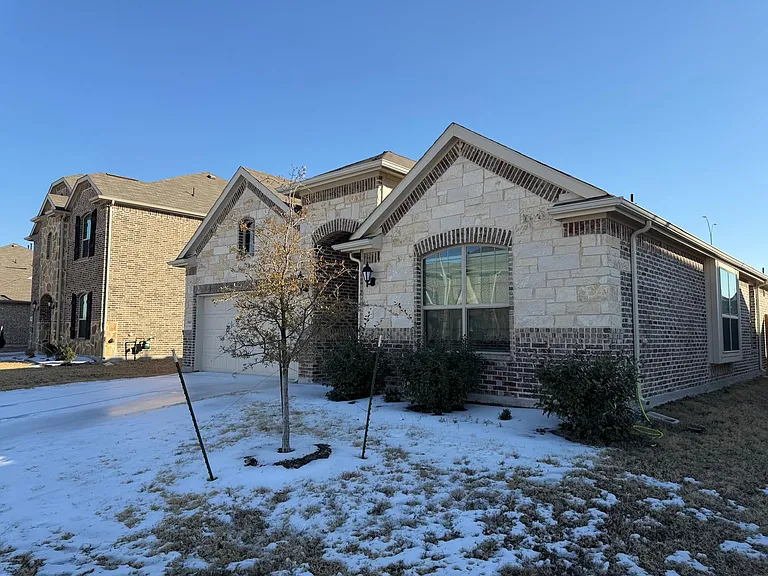 2521 Birchcrest Dr — Photo 32