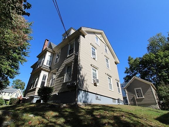 4th image of 21 School St