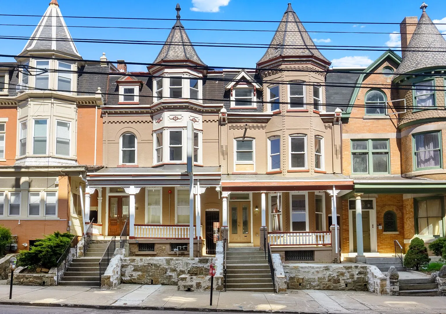 827-829 W Linden Street — Photo 1