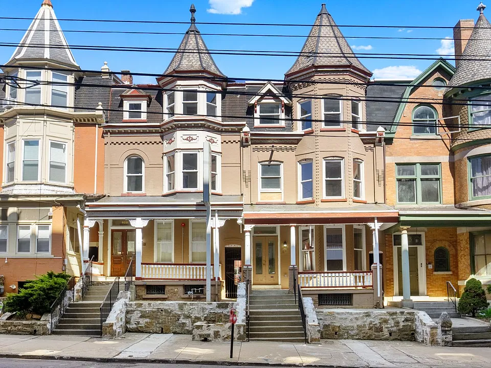 827-829 W Linden St