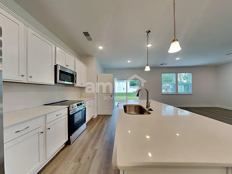 6066 Rosemore Ln — Photo 3
