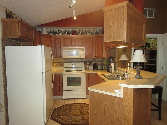 5th image of 224 Pioneer Cir