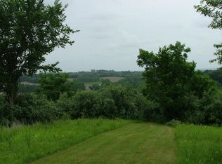 831 Monument Rd, Wathena, KS 66090