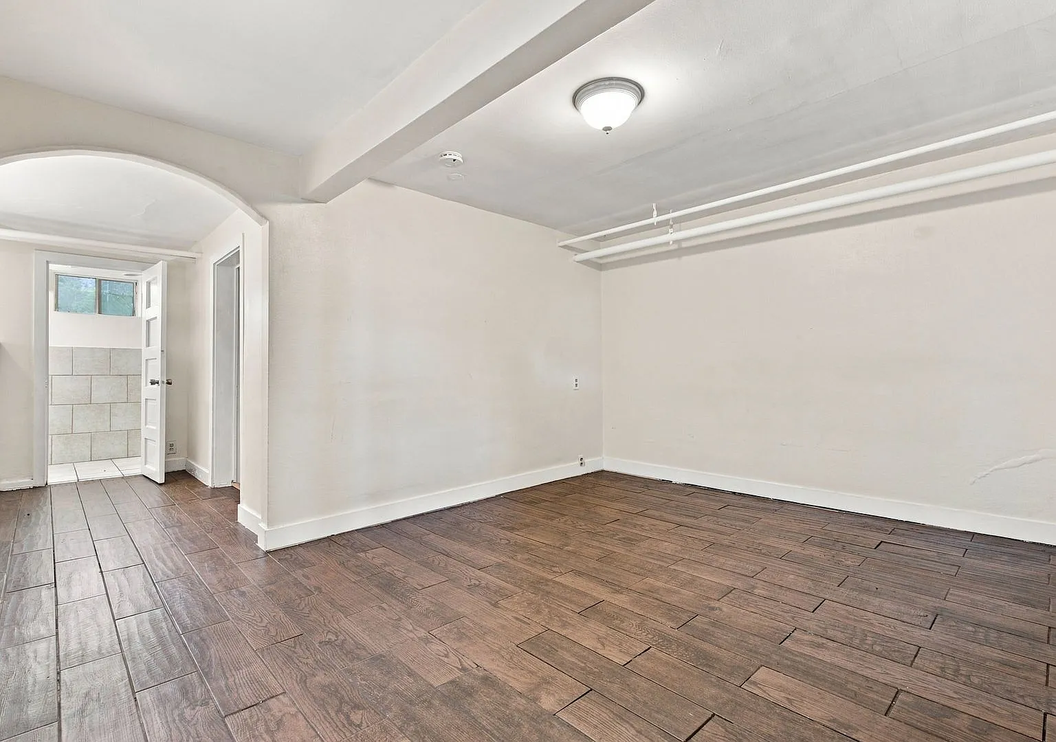2 Bed / 1 Bath Garden-Level Apartment Available NOW!! — Photo 4