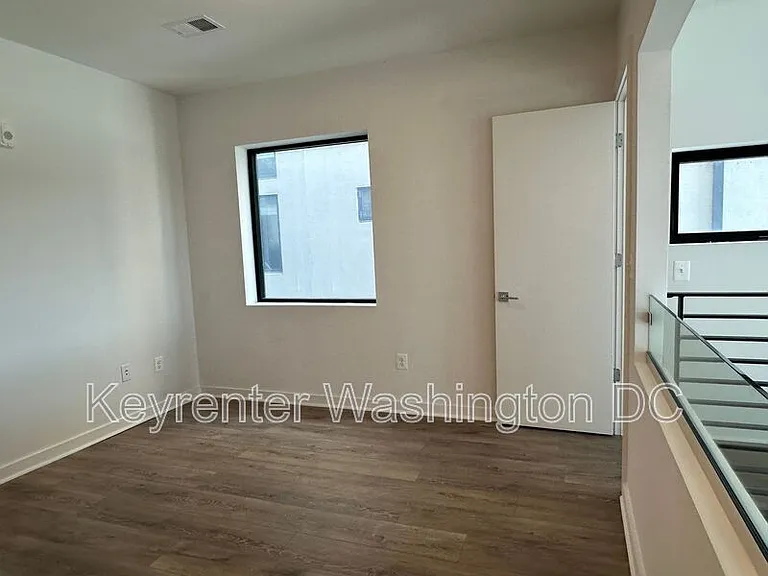 1460 Belmont St NW #204 — Photo 9
