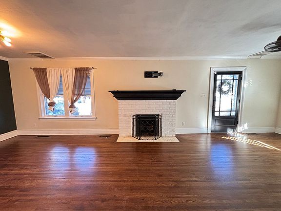 4th image of 1424 S Knoxville Ave