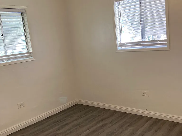 1376 Chrysolite Ave — Photo 8