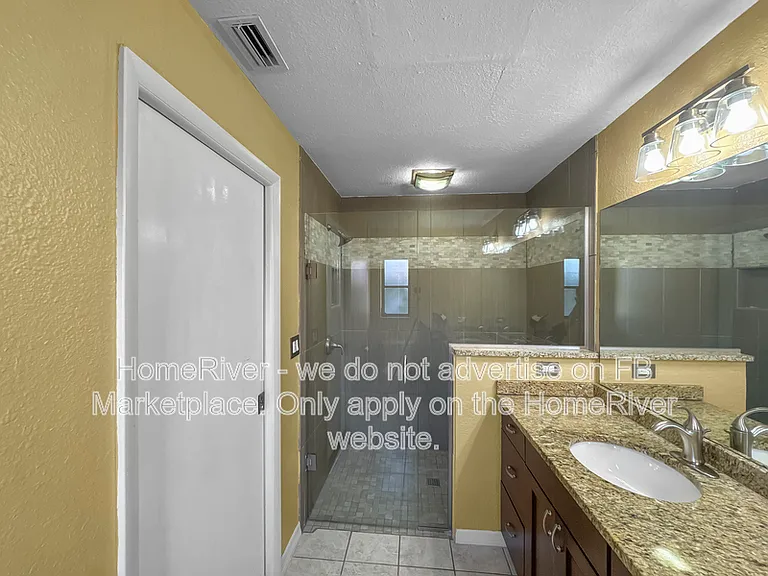 2194 Rio De Janeiro Ave — Photo 14