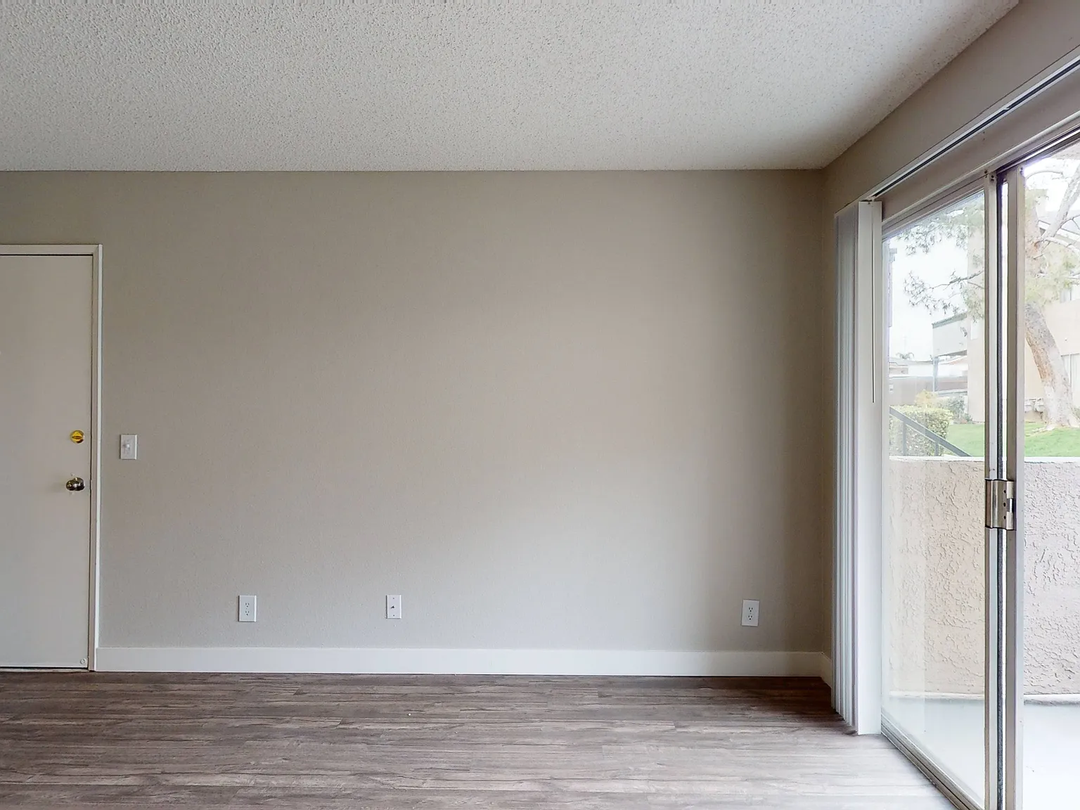 Hillside Village Apartments — Photo 2