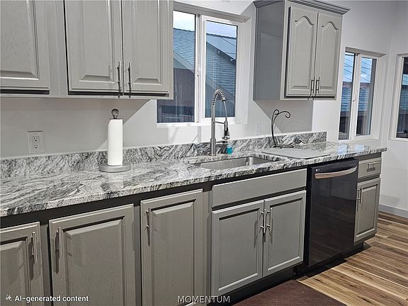 5th image of 512 E Oak Street