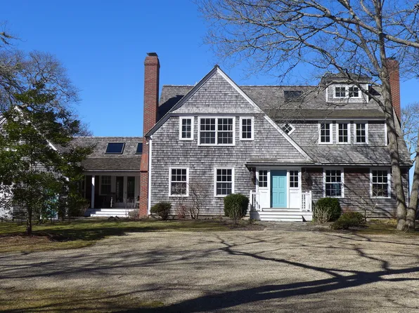 28 & 18 Hillbrook Ln, West Tisbury, MA 02575