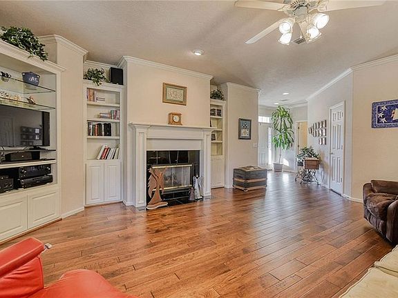 5th image of 12508 Greenlea Chase W