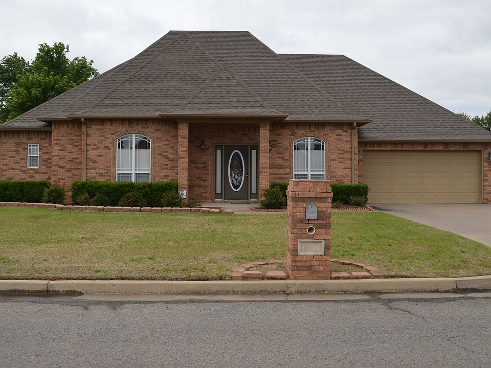 1406 Hickory Hills Dr.