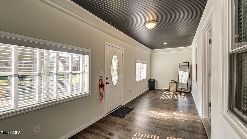 3rd image of 48 Fleetwood Avenue