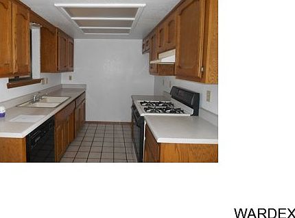 3rd image of 3610 N Burbank St
