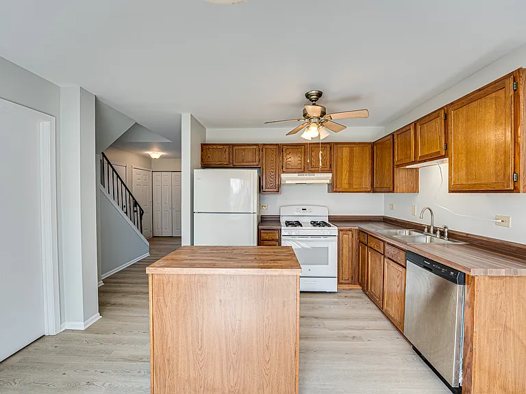 1111 Brunswick Ln — Photo 5