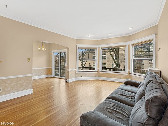 2nd image of 5516 N Magnolia Ave
