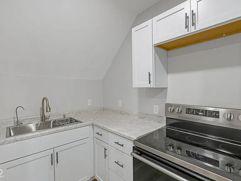 2209 Noble St #2 — Photo 10
