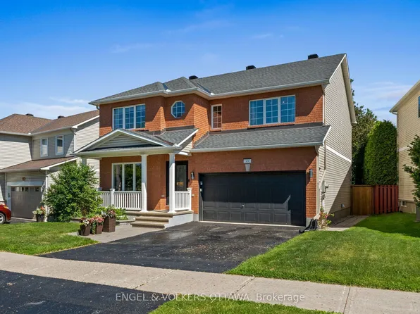 49 Kittiwake Dr, Ottawa, ON K2S 1Z8