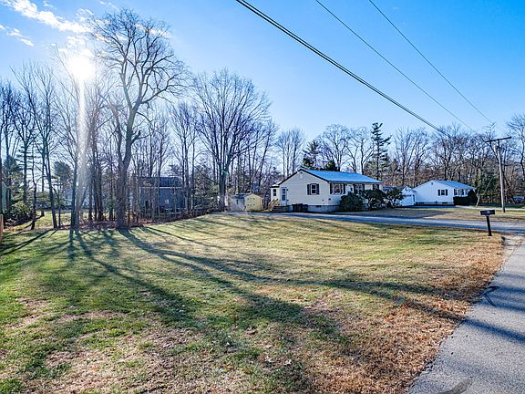 4th image of 8 Woodside Drive