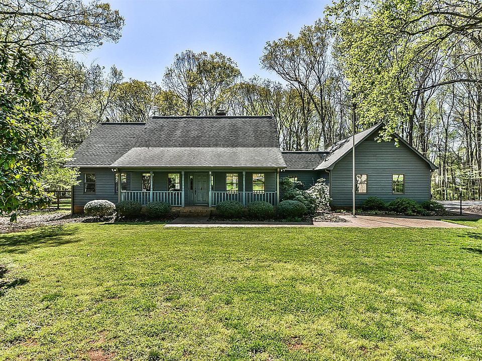 1st image of 4025 Rollingwood Cir