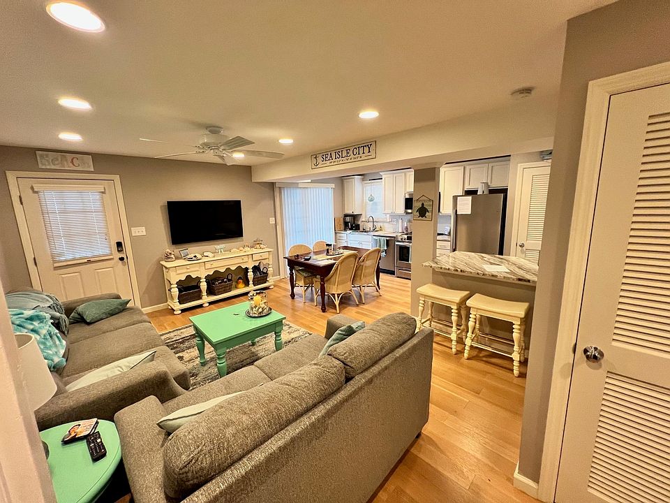 135 65th St APT 12, Sea Isle City, NJ 08243 | Zillow