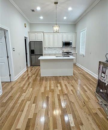 4th image of 3307 Baudin St