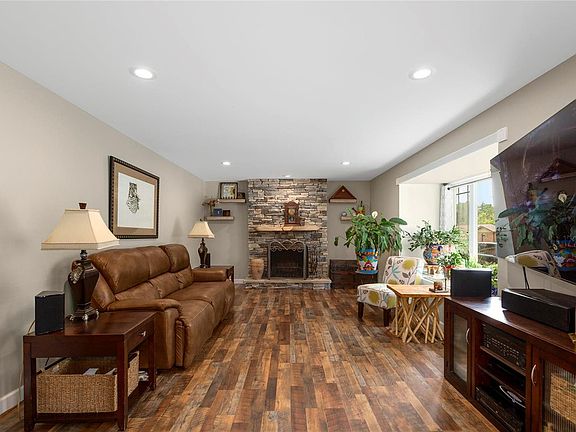 3rd image of 2377 Pierwood Dr
