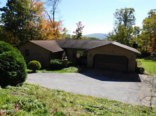 118 Limestone Rd, Hollidaysburg, PA 16648