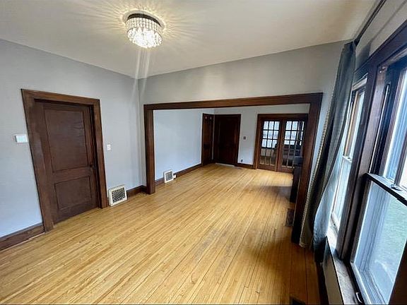 5th image of 3604 Grand Ave S