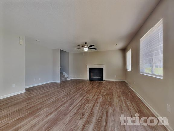 2nd image of 810 Topsail Dr