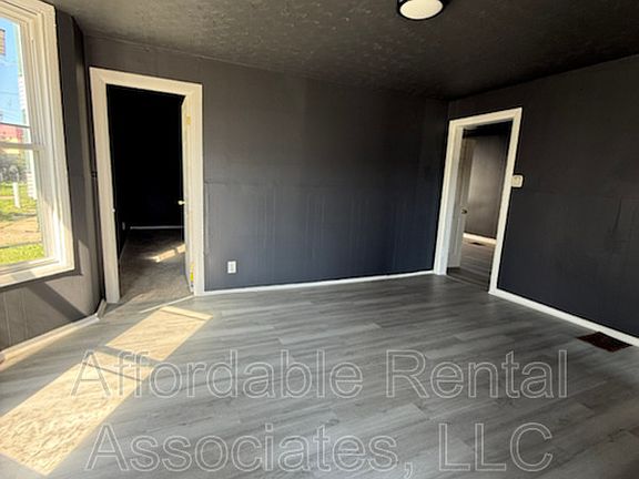 5th image of 1643 S 1st St