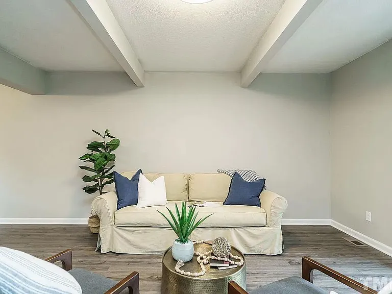 1219 Fernridge Dr — Photo 7