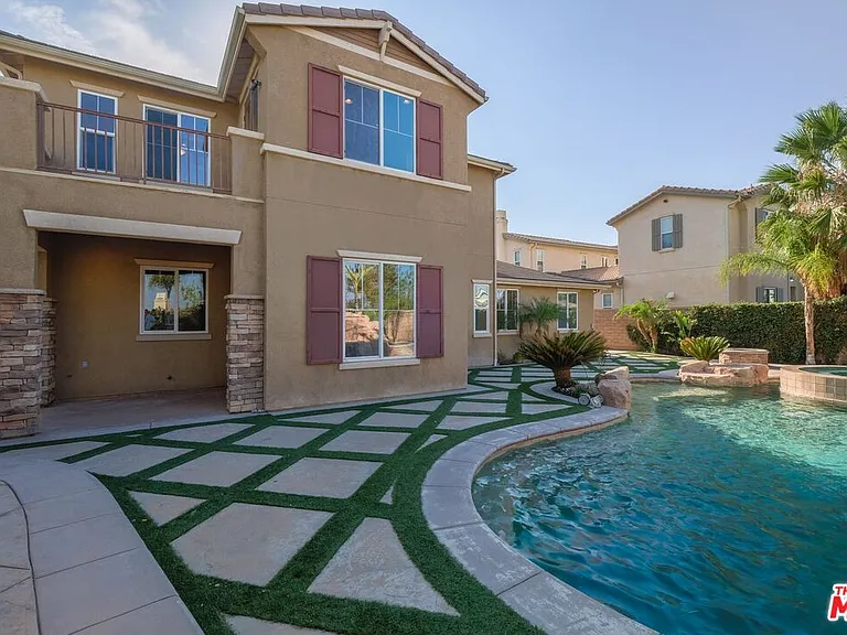 22430 Leisure Dr — Photo 9